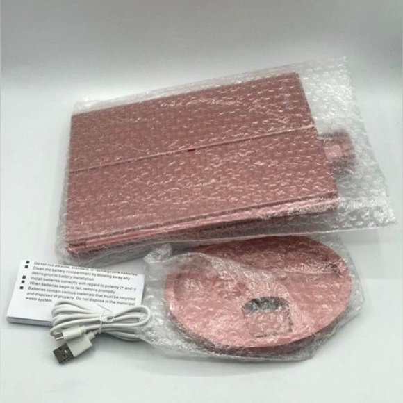 Tri-Fold Lighted Vanity Mirror with 21 LED Lights, Touch Screen and 3X/2X/1X Mag - Picture 8 of 15